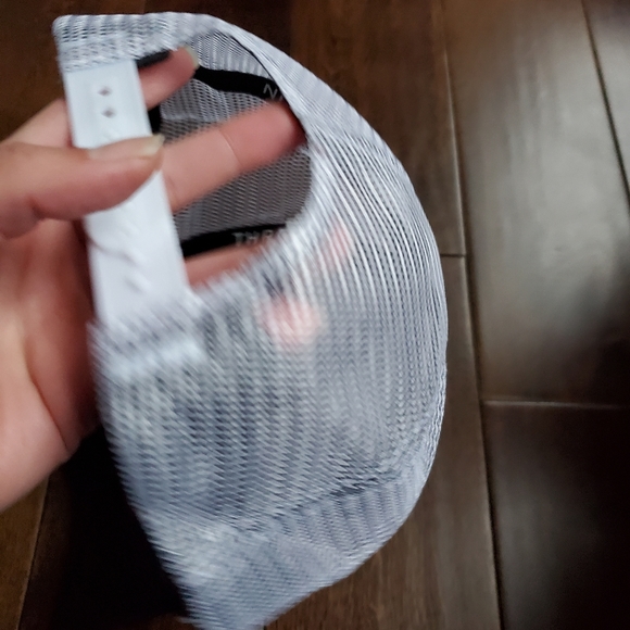 Bushlight tracker hat brand new with tags in dark blue and white - Picture 3 of 4